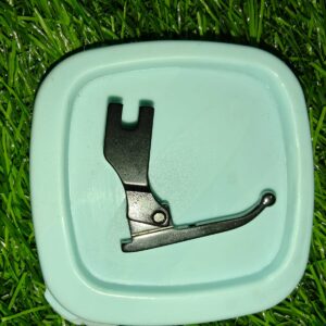 Universal sewing machine presser foot for tailoring and crafts, fits most domestic machines